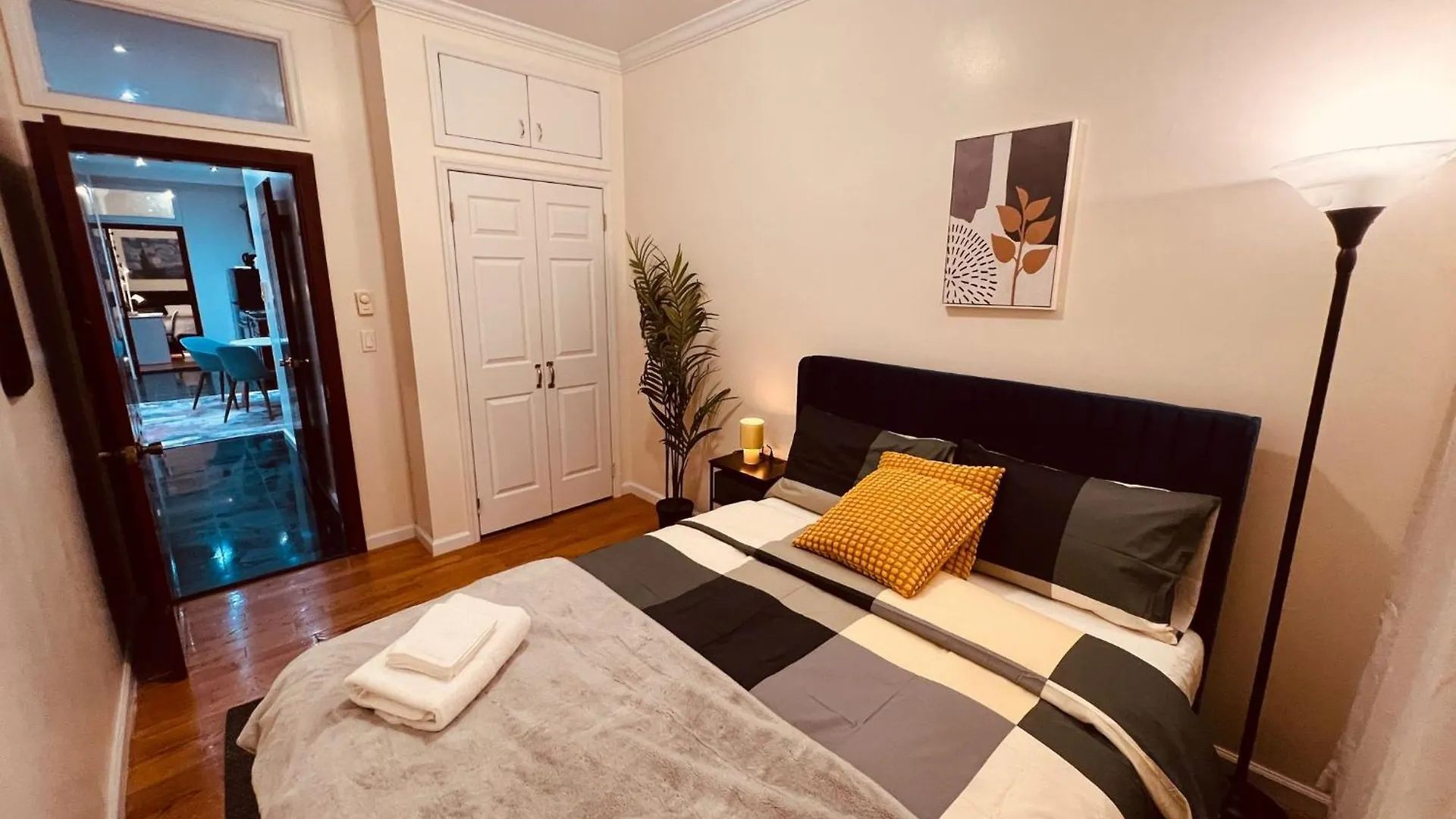 2 Bedroom Cozy Home In Manhattan Valley ニューヨーク 0*,  米国
