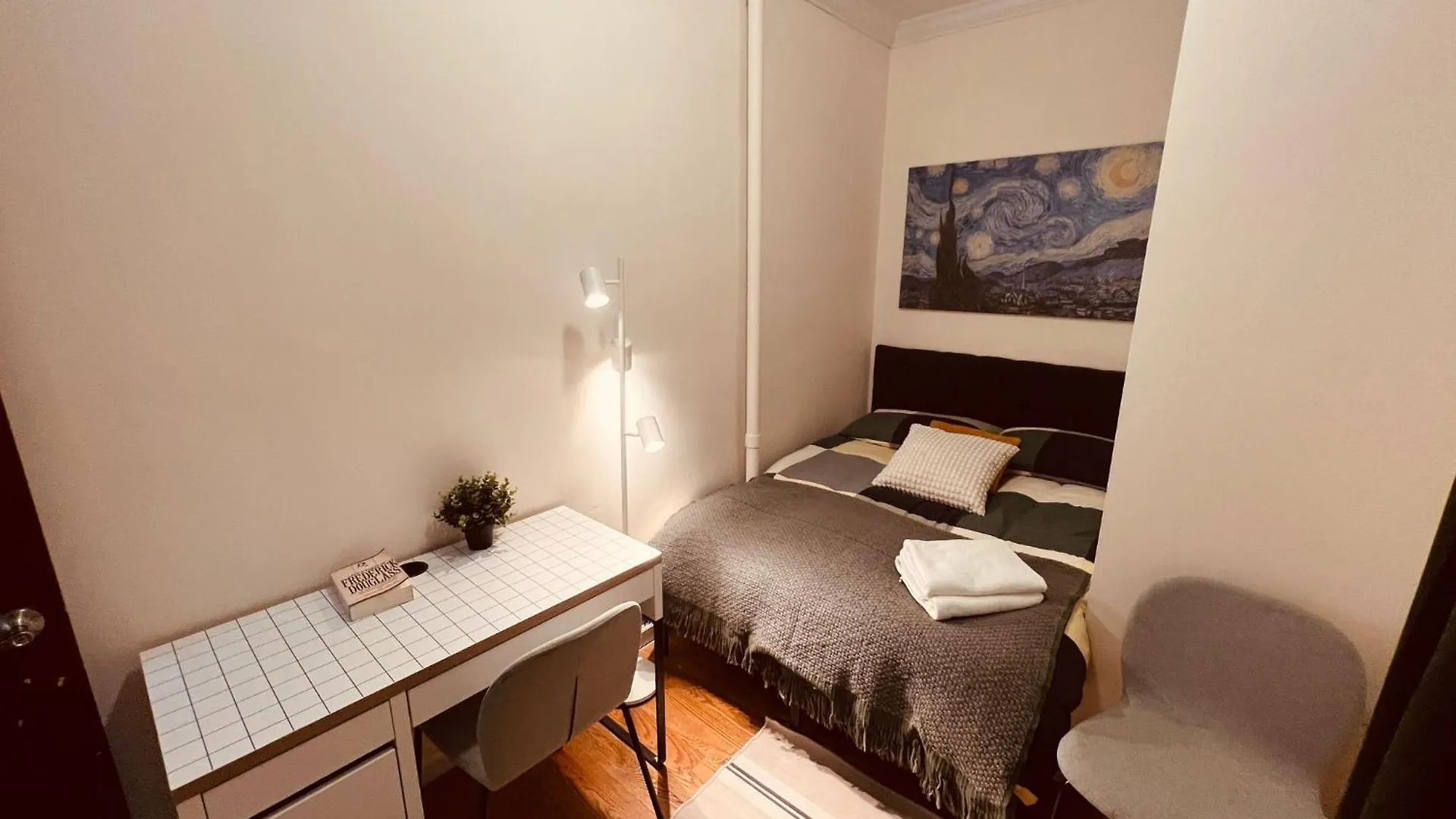 2 Bedroom Cozy Home In Manhattan Valley New York