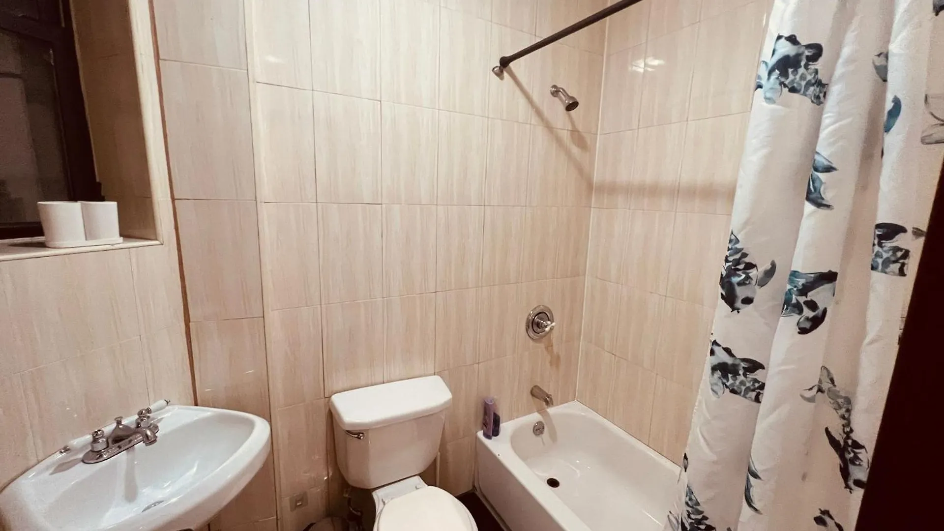 2 Bedroom Cozy Home In Manhattan Valley New York United States